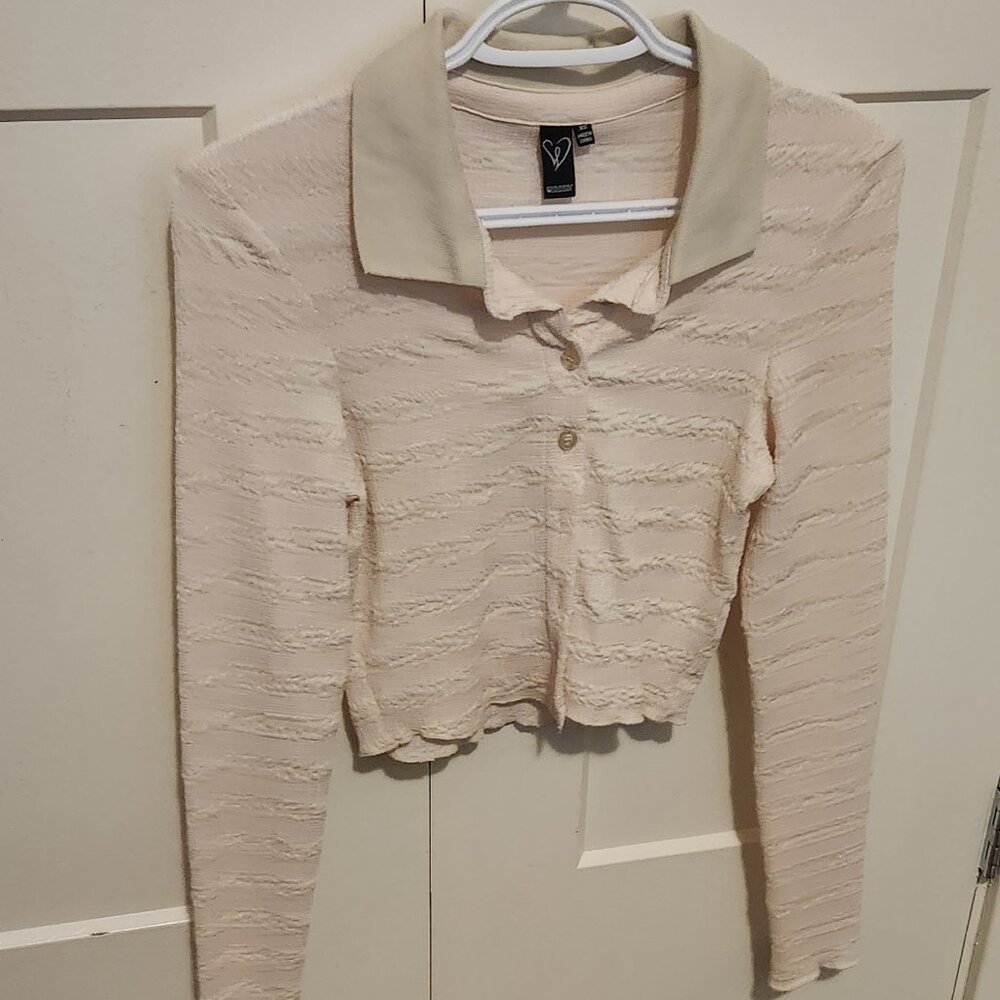 Buttoned Blouse - Picture 5 of 5